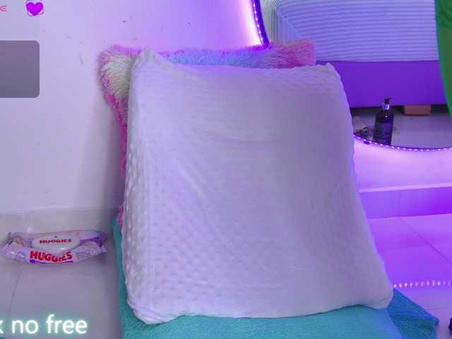 AlliciaKim live cam on BongaCams