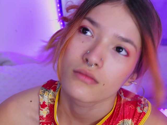 AlliciaKim live cam on BongaCams