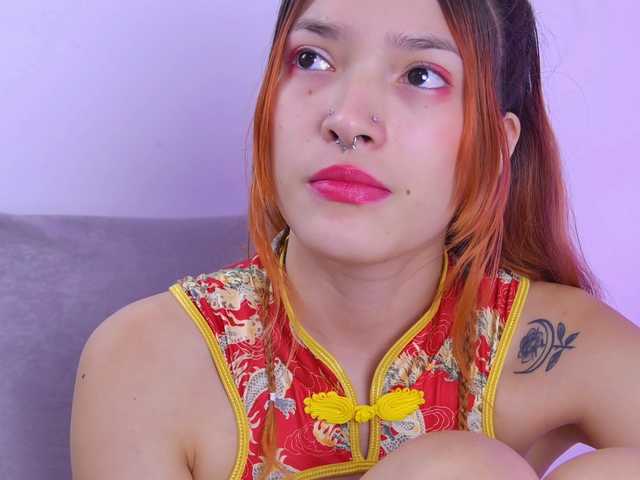 AlliciaKim live cam on BongaCams