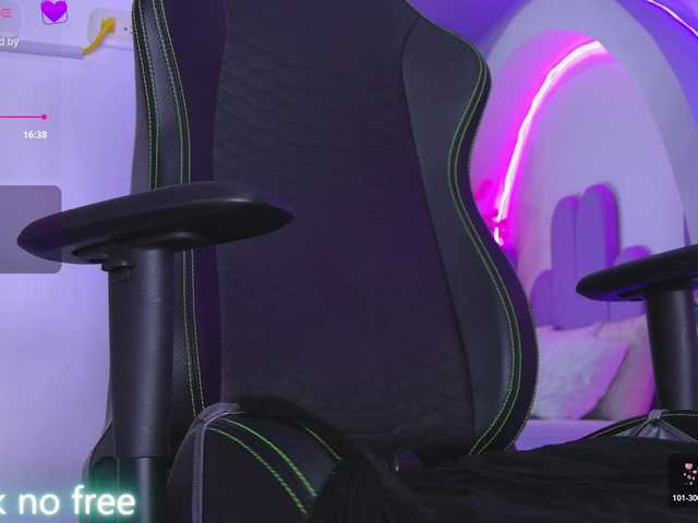 AlliciaKim live cam on BongaCams