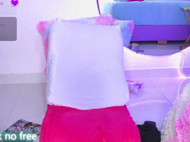 AlliciaKim live cam on BongaCams