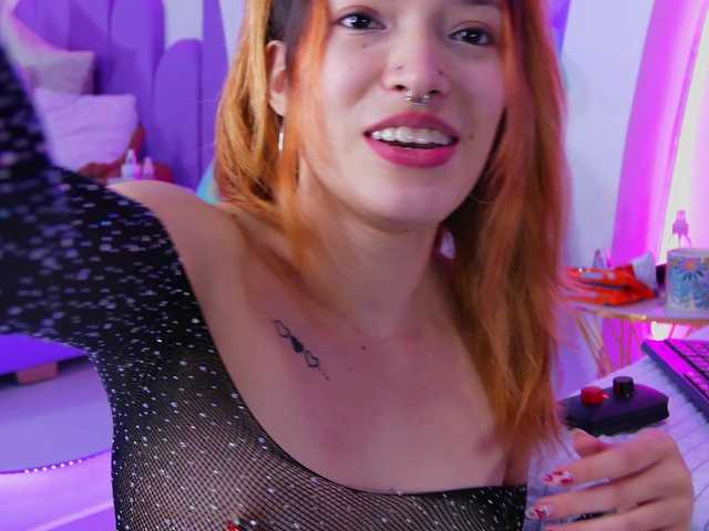 AlliciaKim live cam on BongaCams