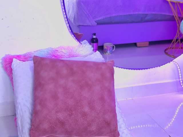 AlliciaKim live cam on BongaCams