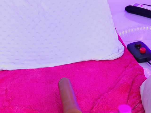 AlliciaKim live cam on BongaCams
