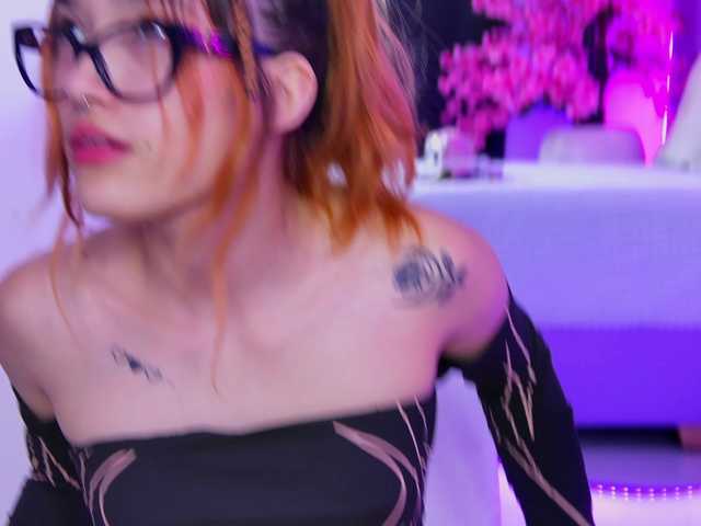 AlliciaKim live cam on BongaCams