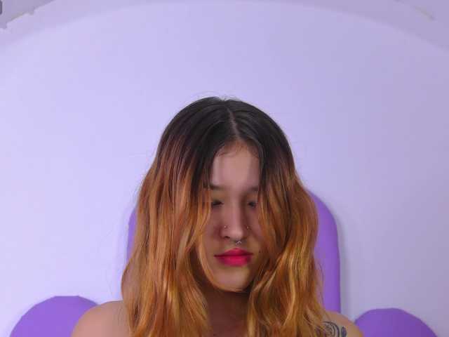 AlliciaKim live cam on BongaCams