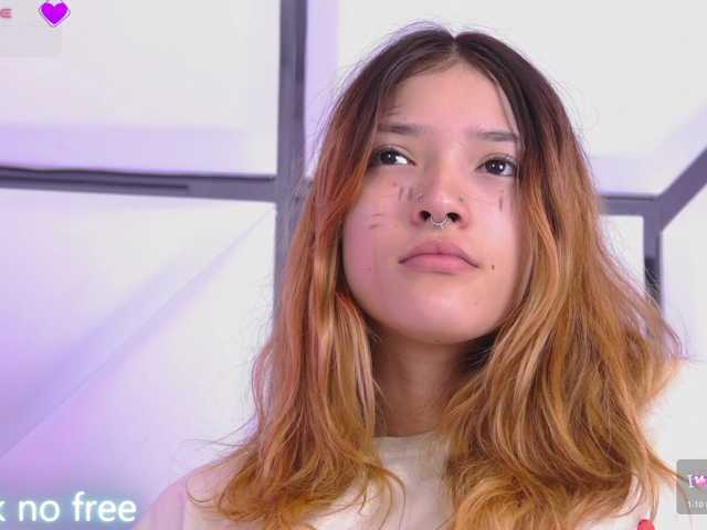 AlliciaKim live cam on BongaCams