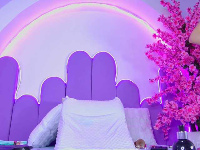 AlliciaKim live cam on BongaCams
