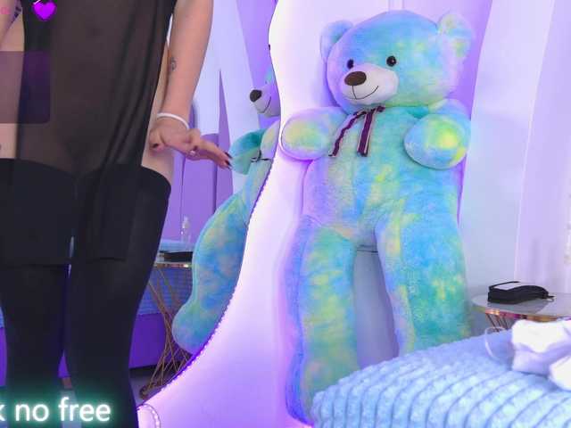 AlliciaKim live cam preview