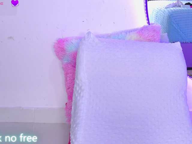 AlliciaKim live cam on BongaCams
