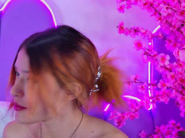 AlliciaKim live webcam show