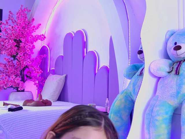 AlliciaKim live cam on BongaCams