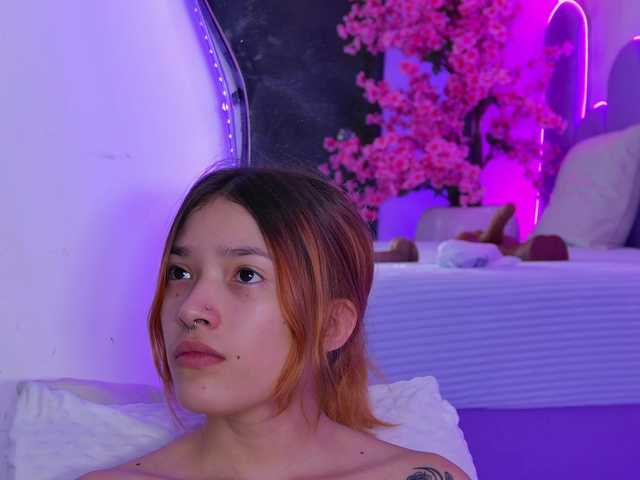 AlliciaKim live cam on BongaCams