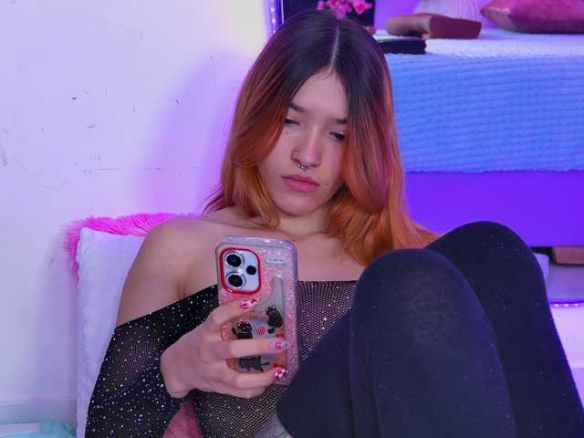 AlliciaKim live cam on BongaCams