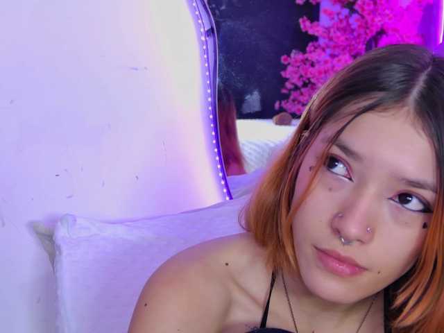AlliciaKim live webcam show