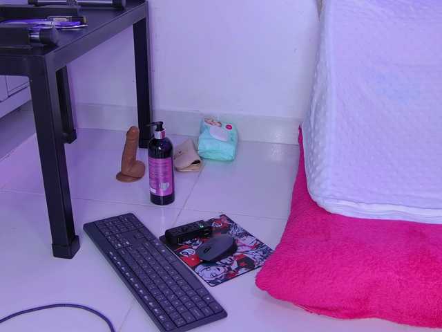 AlliciaKim live cam on BongaCams