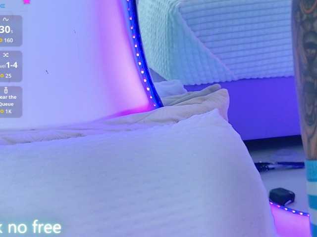 AlliciaKim live cam on BongaCams