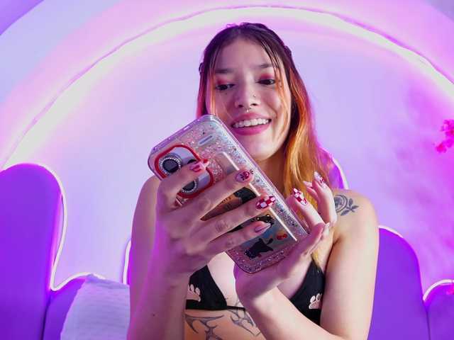 AlliciaKim live cam on BongaCams