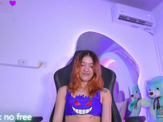 AlliciaKim live cam on BongaCams