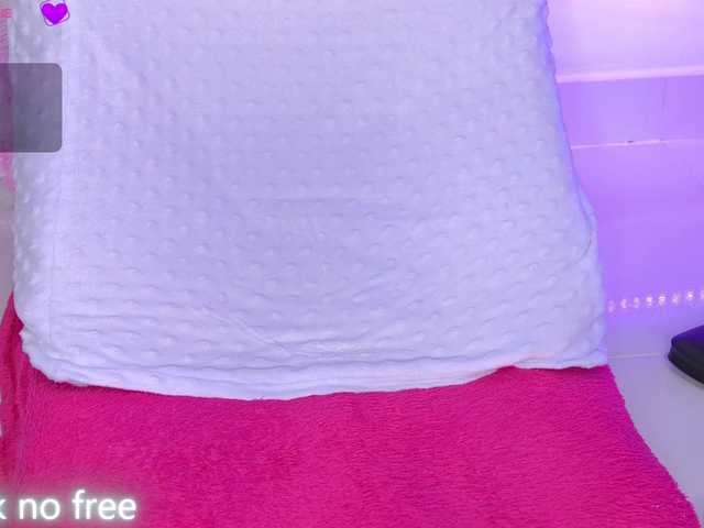 AlliciaKim live cam on BongaCams