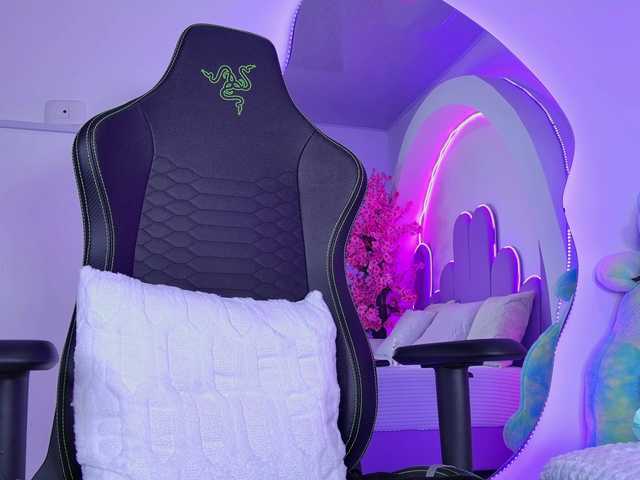 AlliciaKim live cam on BongaCams