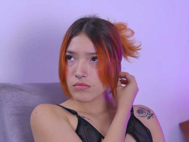 AlliciaKim live cam on BongaCams