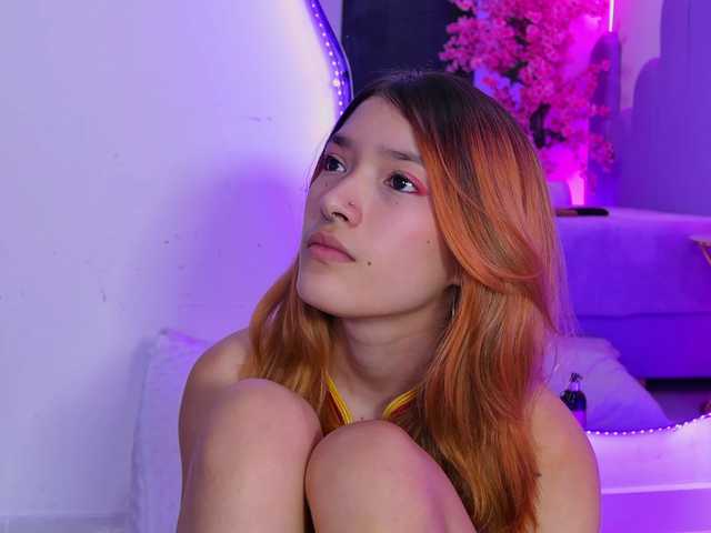 AlliciaKim live cam on BongaCams