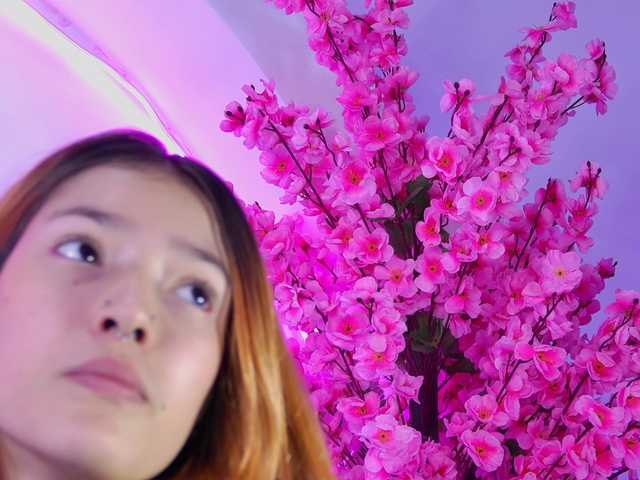 AlliciaKim live cam on BongaCams