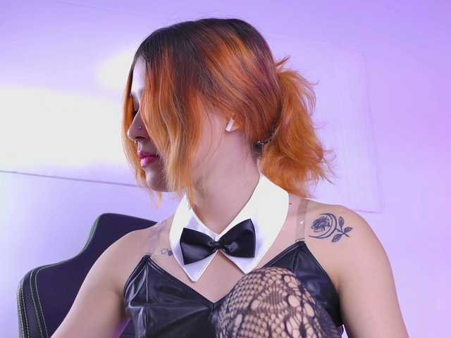 AlliciaKim live cam on BongaCams