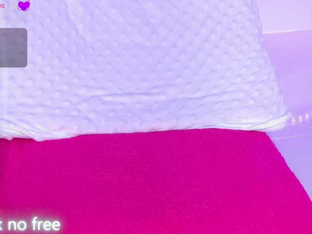 AlliciaKim live cam on BongaCams