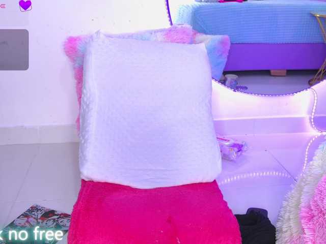 AlliciaKim live cam on BongaCams