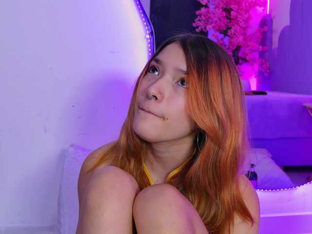 AlliciaKim live cam on BongaCams