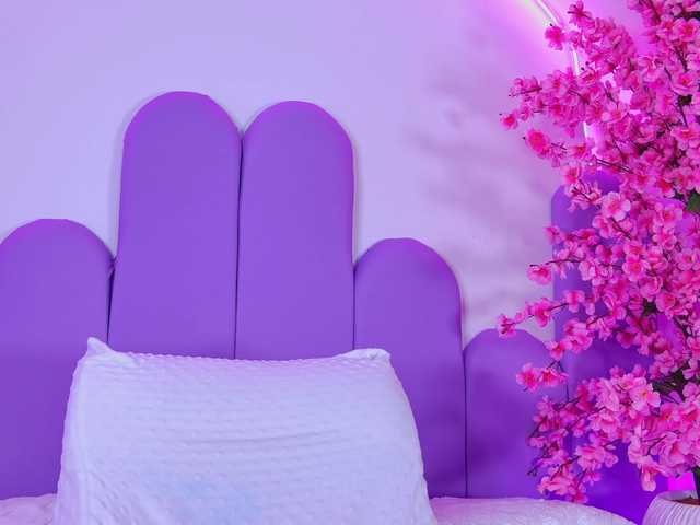 AlliciaKim live cam on BongaCams