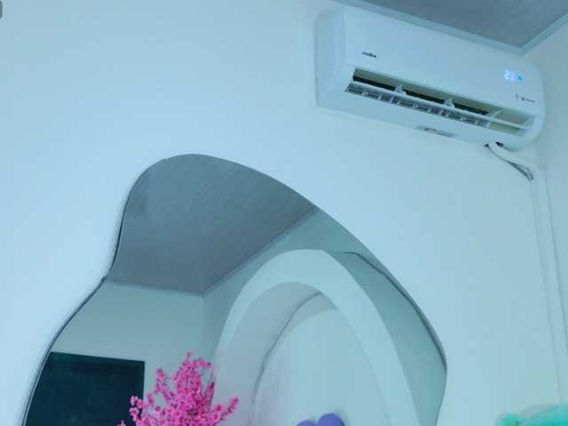 AlliciaKim live cam on BongaCams
