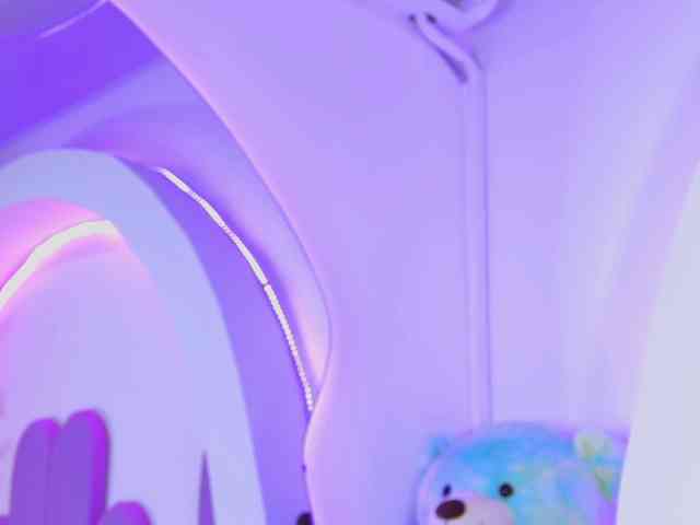 AlliciaKim webcam