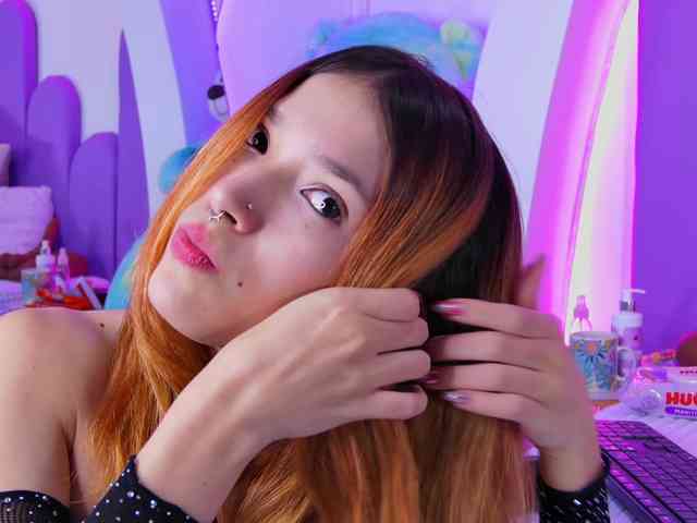 AlliciaKim webcam