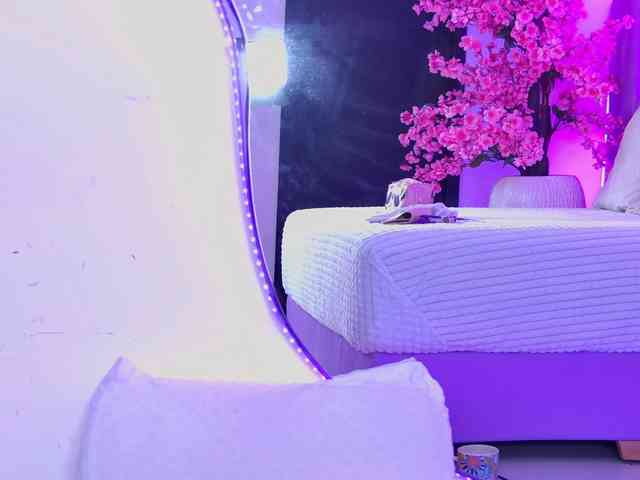 AlliciaKim webcam
