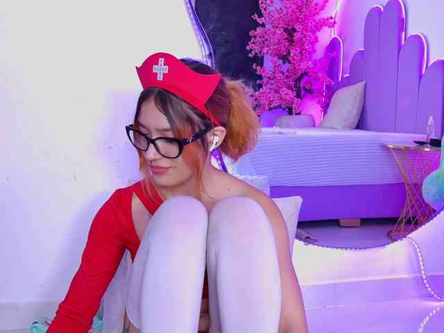 AlliciaKim webcam