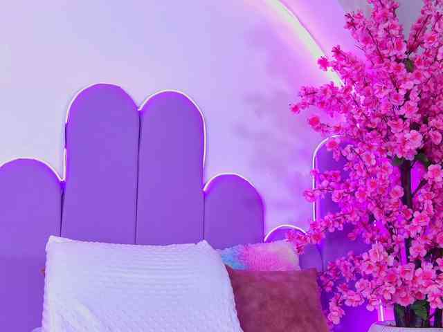 AlliciaKim webcam