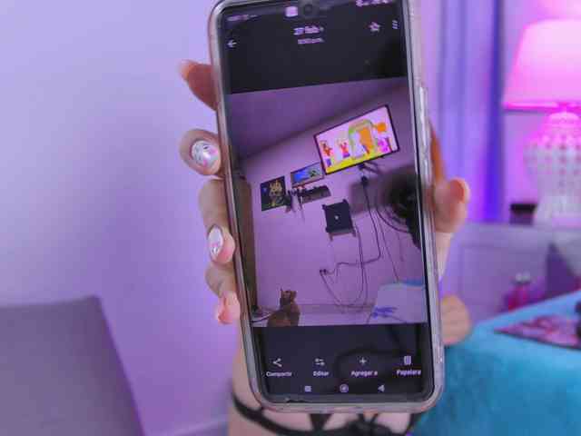 AlliciaKim webcam