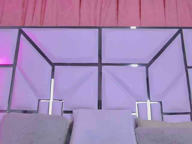 AlliciaKim webcam