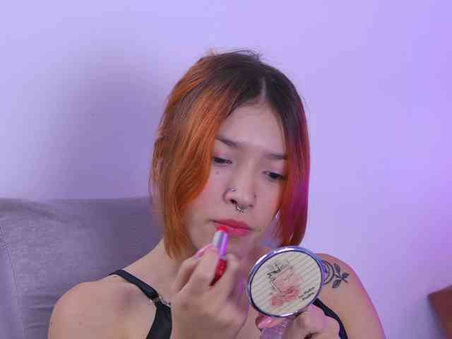AlliciaKim webcam