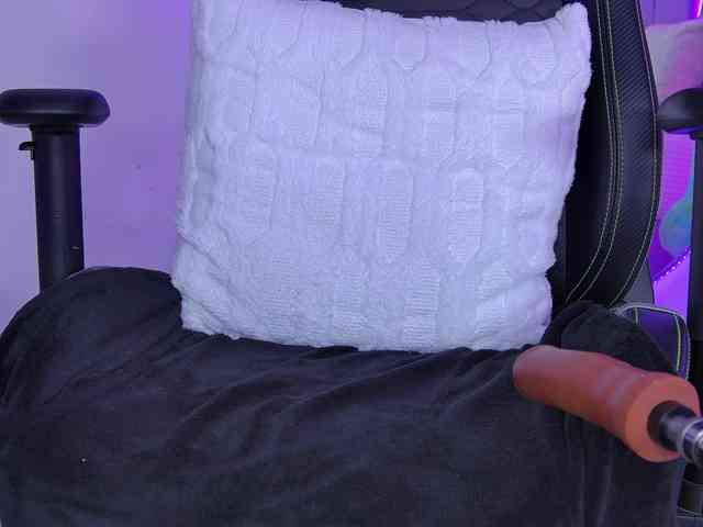 AlliciaKim webcam