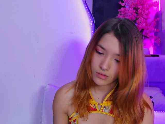 AlliciaKim webcam