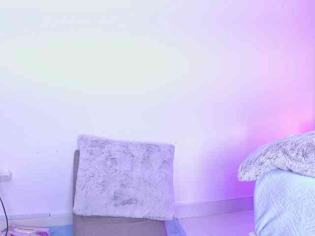 AlliciaKim webcam