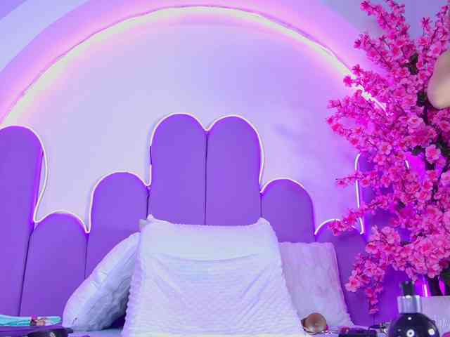 AlliciaKim webcam