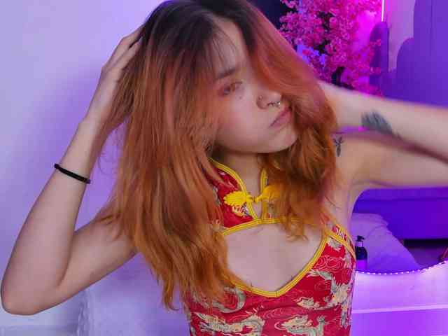 AlliciaKim webcam