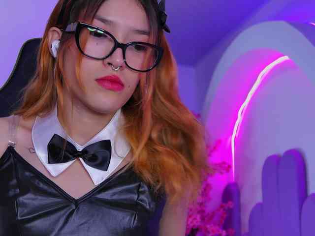 AlliciaKim webcam