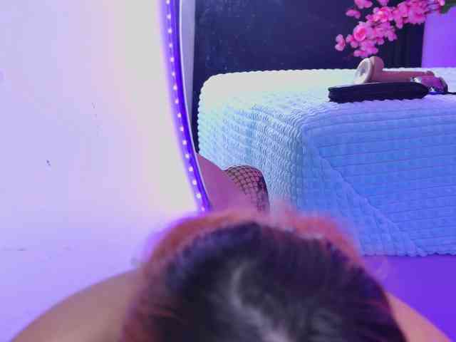 AlliciaKim webcam