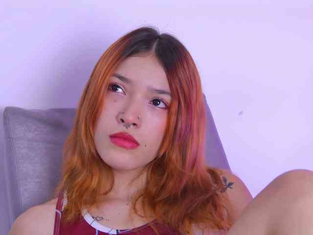 AlliciaKim webcam